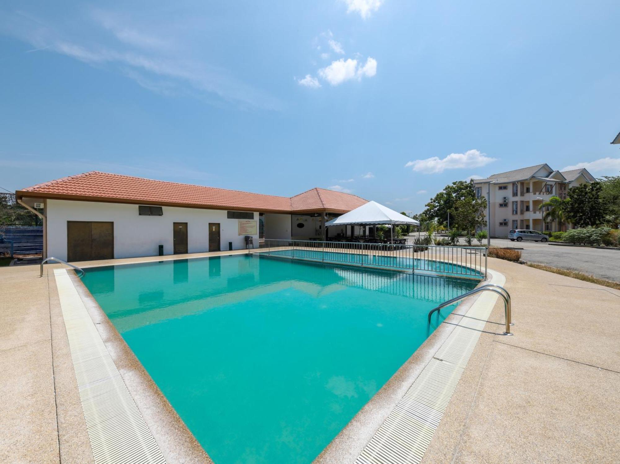 Sungai Pelek Seri Bayu Resort Hotel מראה חיצוני תמונה