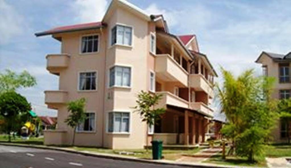 Sungai Pelek Seri Bayu Resort Hotel מראה חיצוני תמונה
